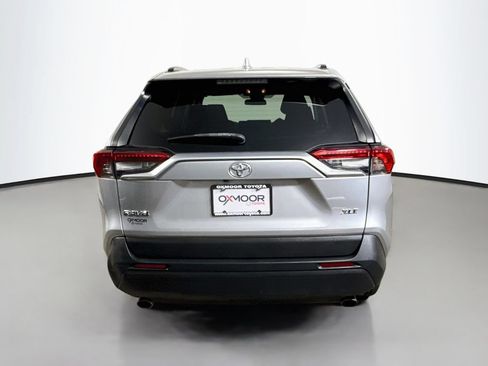 Used 2020 Toyota RAV4 XLE FWD image 6