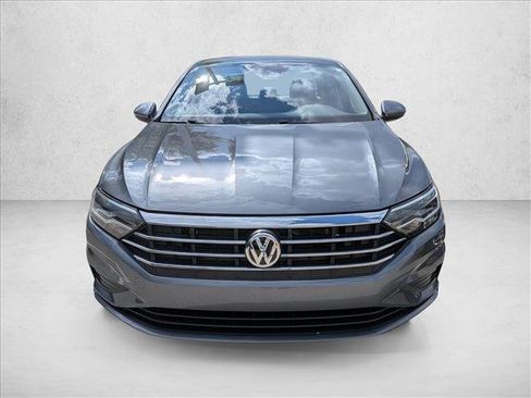 Used 2020 Volkswagen Jetta SE w/ SE Cold Weather Package FWD image 2