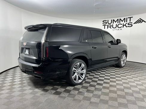 Used 2025 Cadillac Escalade ESV Sport Platinum AWD/4WD image 5