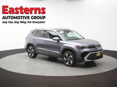 Used 2025 Volkswagen Taos SE AWD/4WD image 47