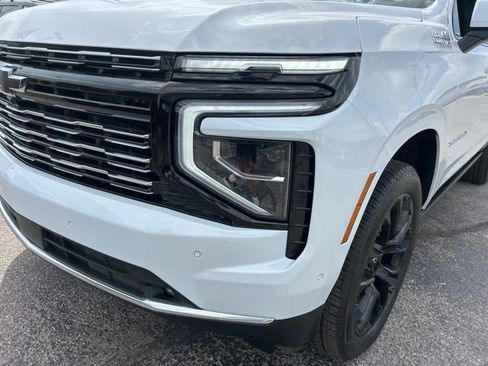 New 2026 Chevrolet Suburban High Country AWD/4WD image 9