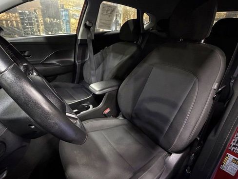 Used 2025 Hyundai Kona SEL image 9