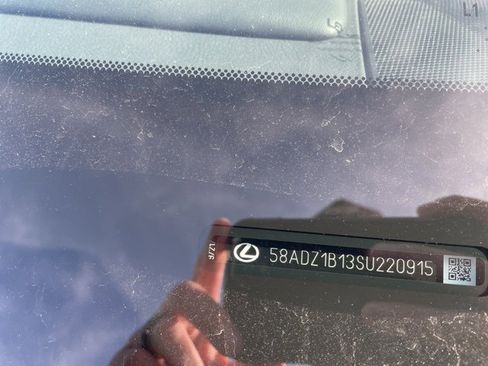 Used 2025 Lexus ES 350 w/ Premium Package image 29