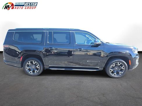 Used 2024 Jeep Wagoneer L Series III w/ Flexible Seating Group AWD/4WD image 5