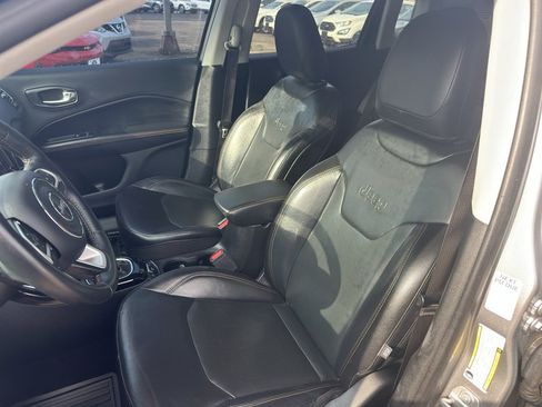 Used 2019 Jeep Compass Limited FWD image 10
