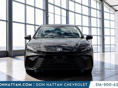 Used 2025 Toyota Camry LE FWD image 22