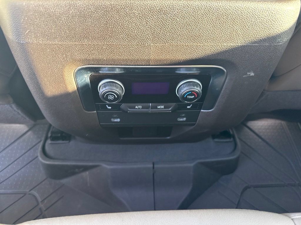 Used 2022 Chevrolet Tahoe LT w/ LT Signature Plus Package RWD image 15