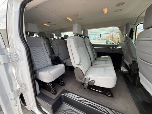 Used 2019 Ford Transit 350 XLT image 9