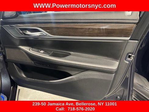 Used 2019 BMW 740e xDrive w/ Executive Package AWD/4WD image 28