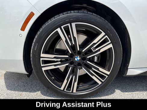 Used 2026 BMW 760i xDrive w/ Executive Package AWD/4WD image 11