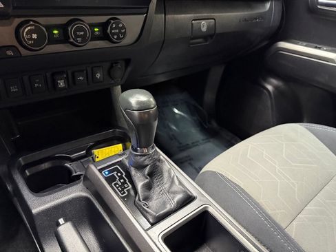 Used 2020 Toyota Tacoma TRD Sport w/ Technology Package AWD/4WD image 26