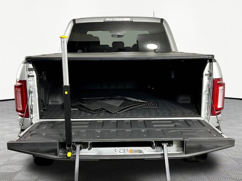 Used 2019 Ford F150 Raptor AWD/4WD image 7