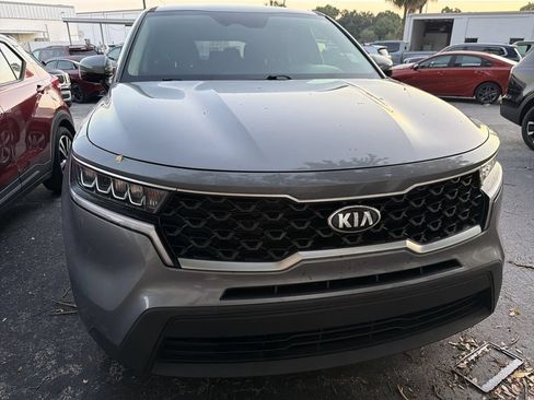 Used 2021 Kia Sorento LX FWD image 2