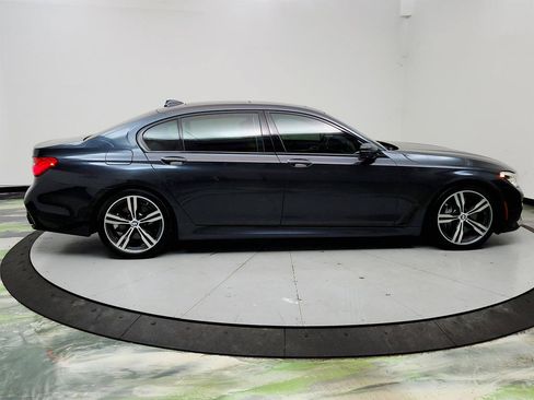 Used 2018 BMW 750i RWD image 4