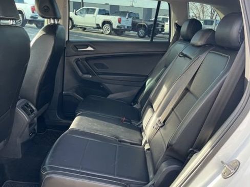 Used 2021 Volkswagen Tiguan SE FWD image 32