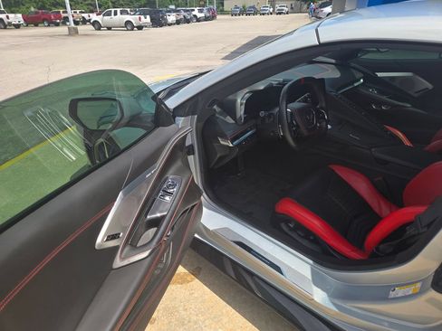 Used 2021 Chevrolet Corvette Stingray Premium Cpe w/ Z51 Performance Package RWD image 5