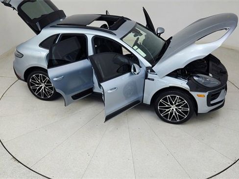 Used 2024 Porsche Macan w/ Premium Plus Package image 83