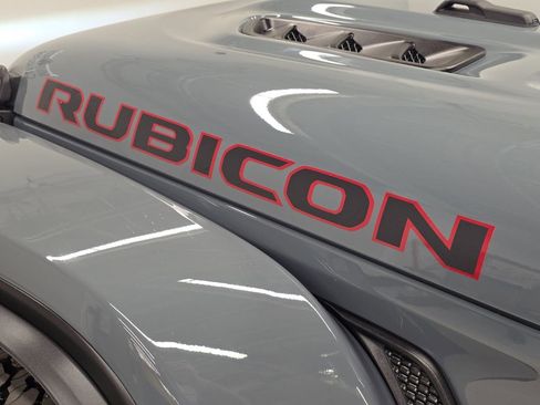 Used 2025 Jeep Wrangler Unlimited Rubicon image 37