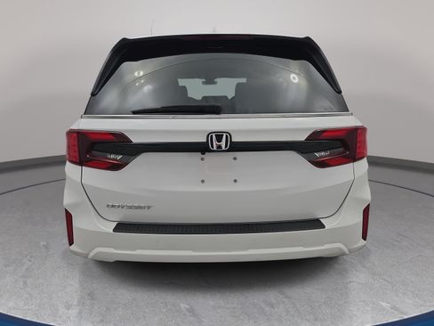 Certified 2026 Honda Odyssey EX-L image 6