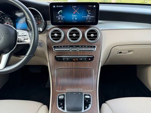 Used 2020 Mercedes-Benz GLC 300 4MATIC image 13