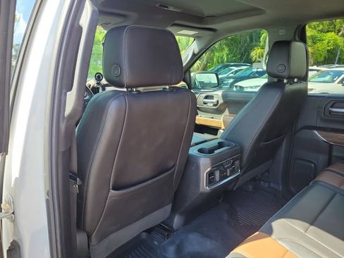 Used 2019 Chevrolet Silverado 1500 High Country w/ Technology Package AWD/4WD image 12