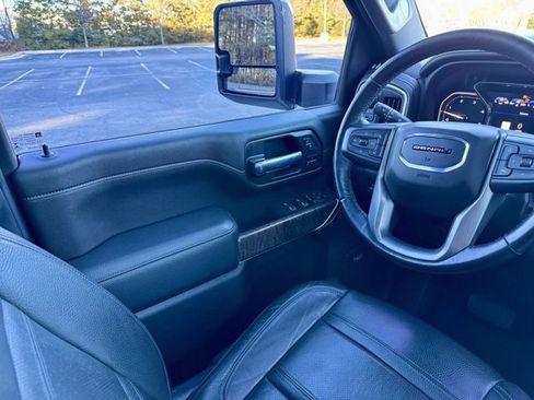 Used 2022 GMC Sierra 2500 Denali w/ Denali Ultimate Package image 22