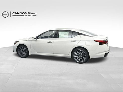 New 2025 Nissan Altima 2.5 SL FWD image 3