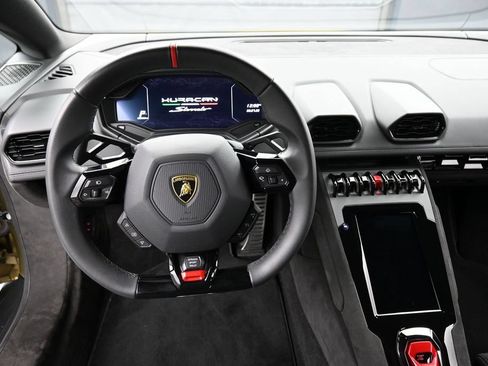 Used 2024 Lamborghini Huracan Sterrato AWD/4WD image 18