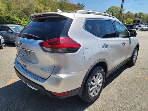 Used 2017 Nissan Rogue SV w/ SV Premium Package AWD/4WD image 5