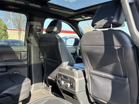 Used 2021 Ford Expedition Max Limited image 25