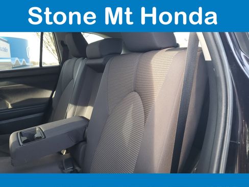 Used 2021 Toyota Highlander LE image 13