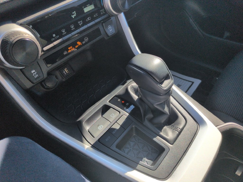Certified 2024 Toyota RAV4 LE FWD image 24