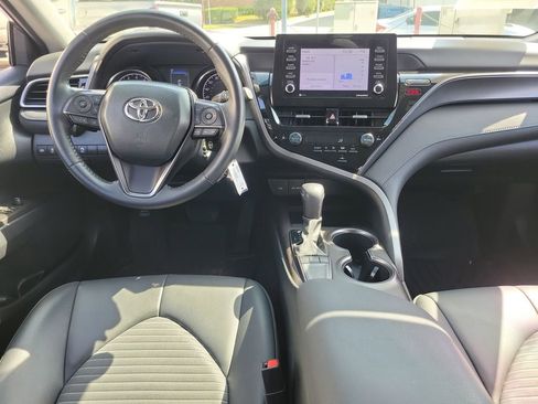 Used 2024 Toyota Camry SE w/ Blackout Package (TMS) image 10