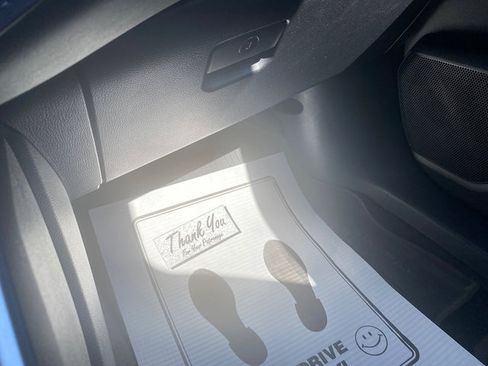 Used 2023 Toyota Highlander LE image 32