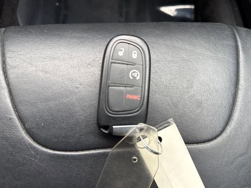 Used 2015 Jeep Cherokee Limited image 25