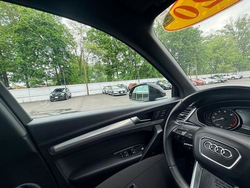 Used 2020 Audi Q5 2.0T Premium w/ Titanium Sport Package AWD/4WD image 26