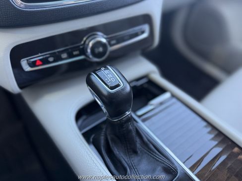 Used 2017 Volvo XC90 T5 Momentum w/ Vision Package image 15