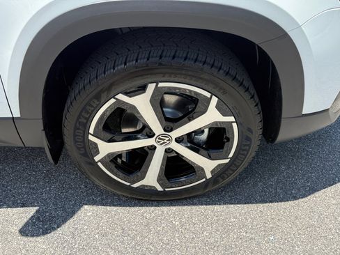 New 2026 Volkswagen Taos SEL AWD/4WD image 25