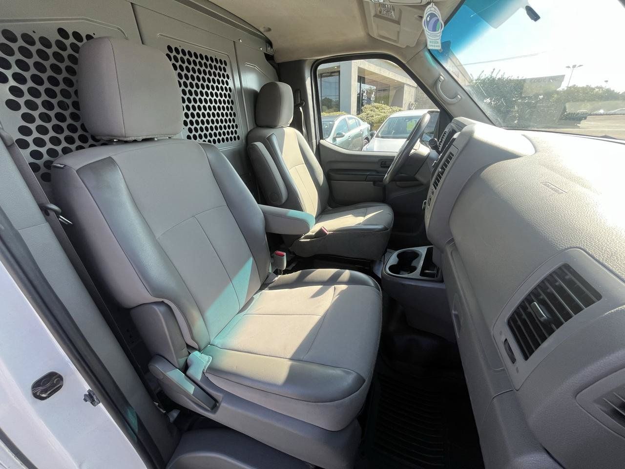 Used 2018 Nissan NV 2500 S RWD image 36