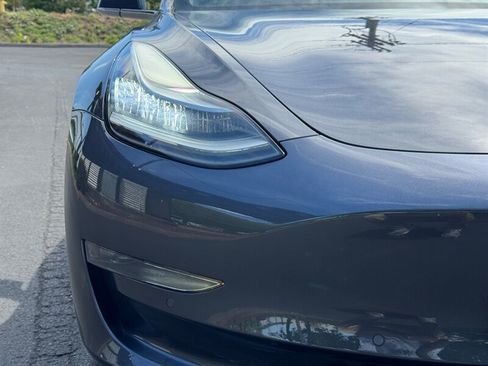 Used 2018 Tesla Model 3 Long Range AWD/4WD image 3