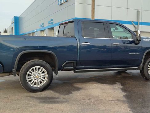 Used 2023 Chevrolet Silverado 2500 High Country w/ Z71 Off-Road Package image 2