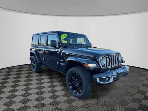 Used 2024 Jeep Wrangler Unlimited Sahara image 3
