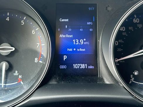 Used 2018 Toyota C-HR XLE FWD image 18