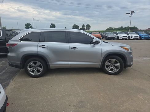 Used 2016 Toyota Highlander Limited Platinum FWD image 9