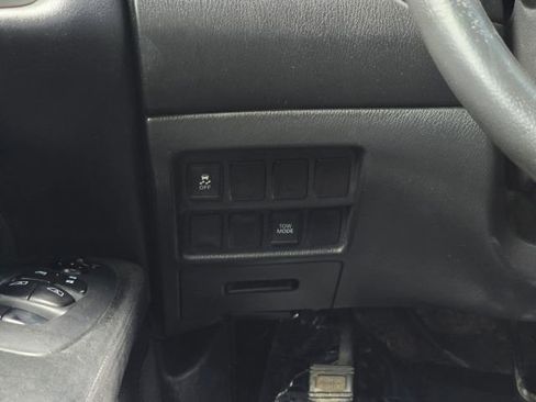 Used 2016 Nissan Pathfinder SV AWD/4WD image 21