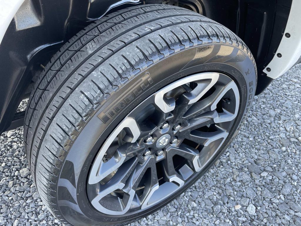Used 2025 RAM 1500 Limited AWD/4WD image 15
