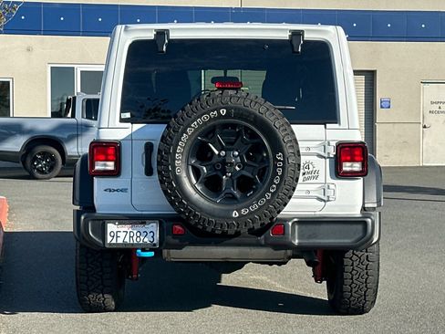 Used 2023 Jeep Wrangler Unlimited w/ Cold Weather Group AWD/4WD image 5