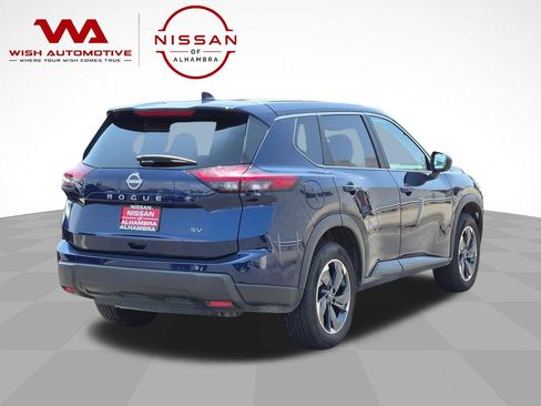 Certified 2024 Nissan Rogue SV FWD image 5