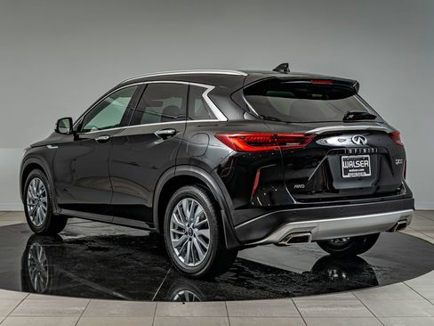 Used 2023 INFINITI QX50 Luxe AWD/4WD image 7