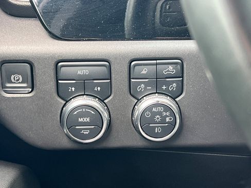 Used 2024 GMC Sierra 1500 SLT image 41